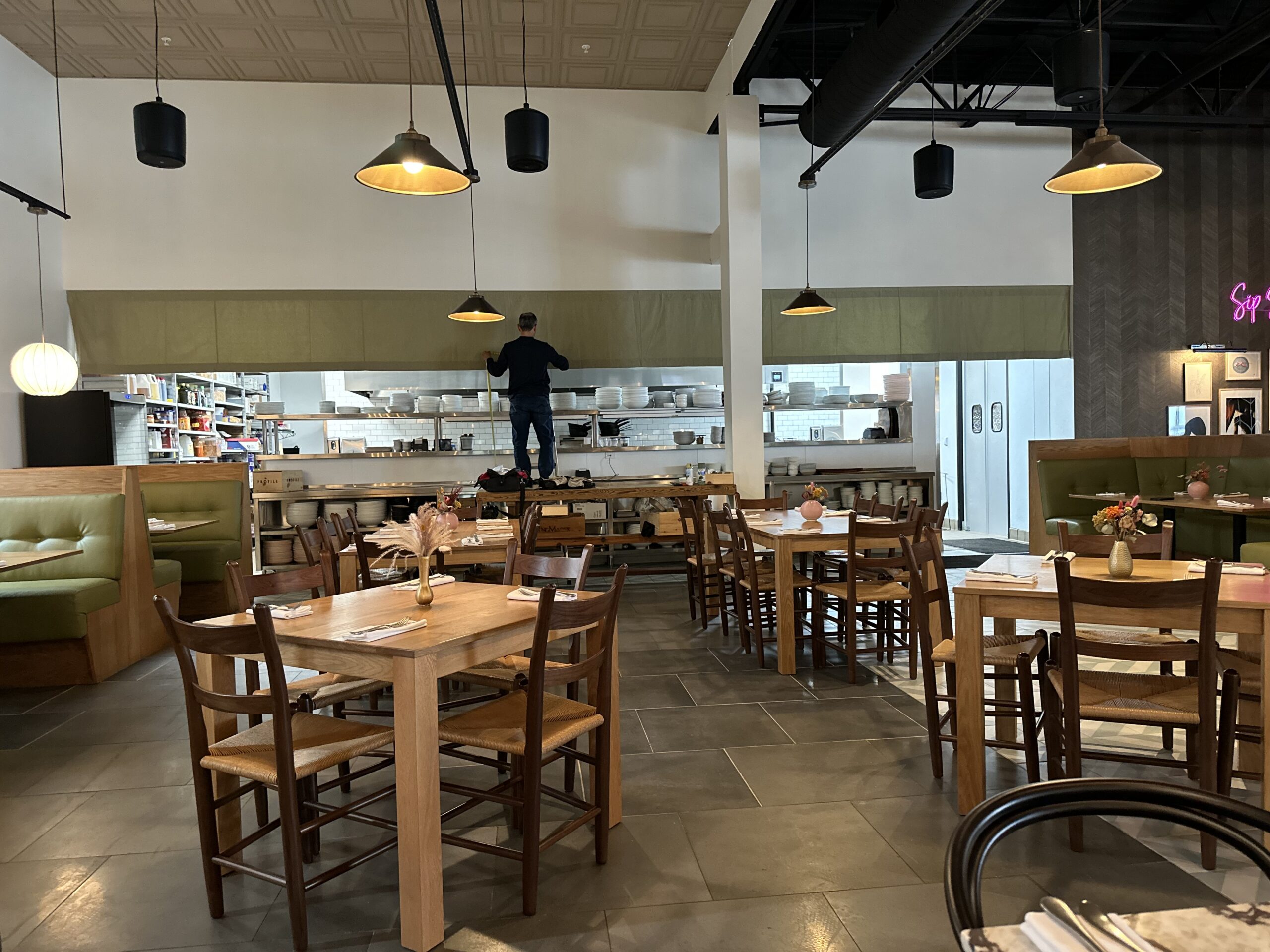 We stand above others for Restaurant accoutrements, MS supply.